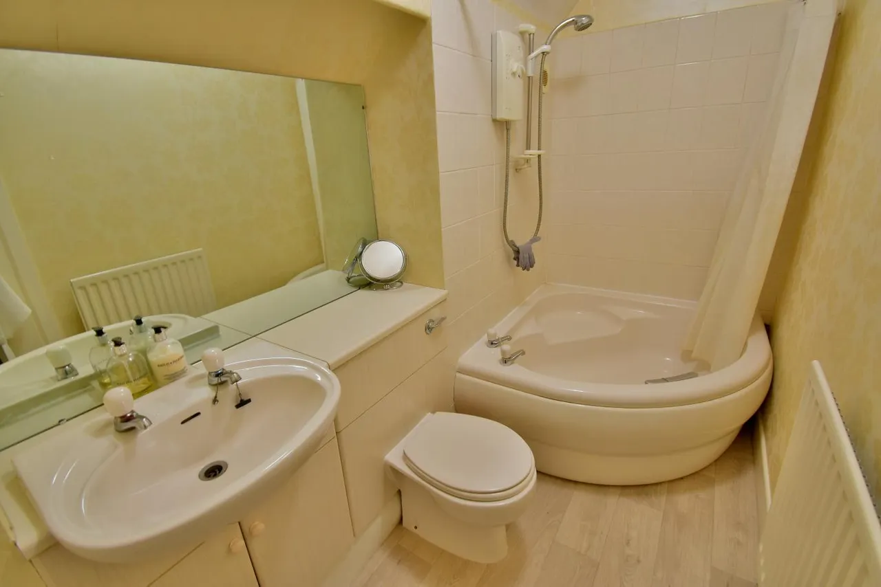 Dudsbury Road, BH22, photo 21