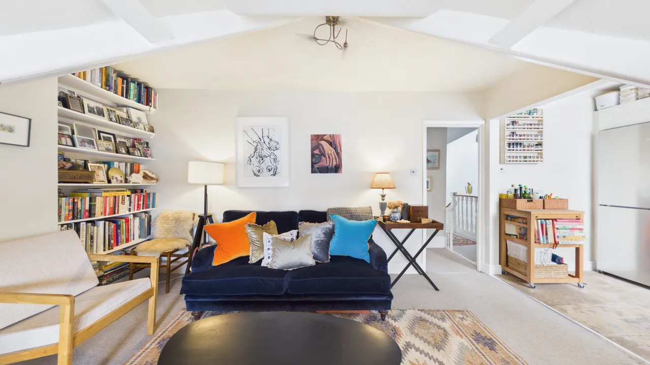 Onslow Gardens, London, N10, photo 2