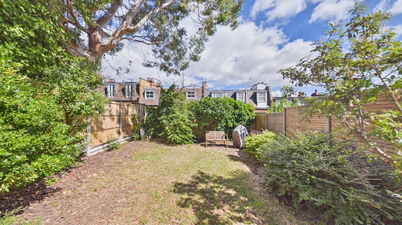 Onslow Gardens, London, N10, photo 11