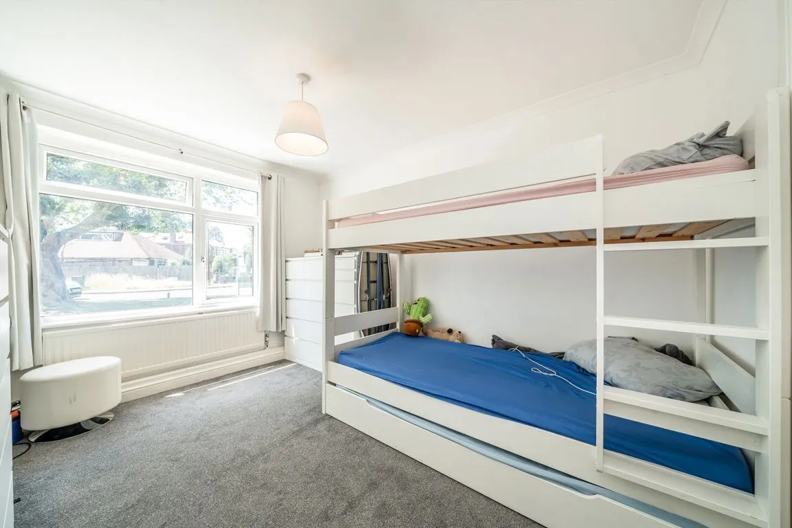 Queenswood Avenue, TW12, photo 5