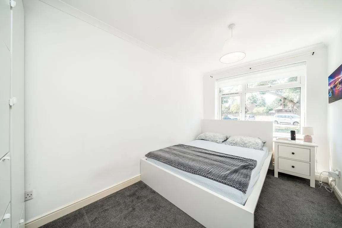 Queenswood Avenue, TW12, photo 4
