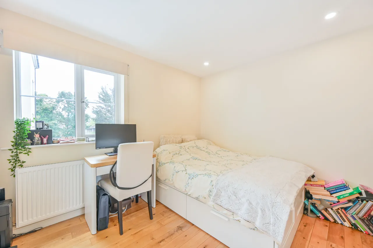 10 Laurel Court, Vicars Bridge Close, Wembley, photo 5