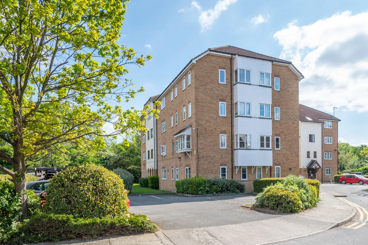 10 Laurel Court, Vicars Bridge Close, Wembley, photo 6