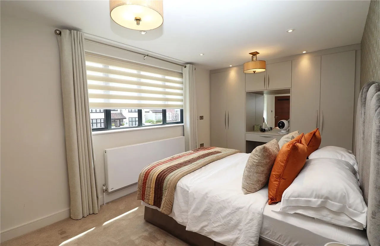 Deacons Hill Road, Elstree, Borehamwood, Hertfordshire, WD6 3JG, photo 18