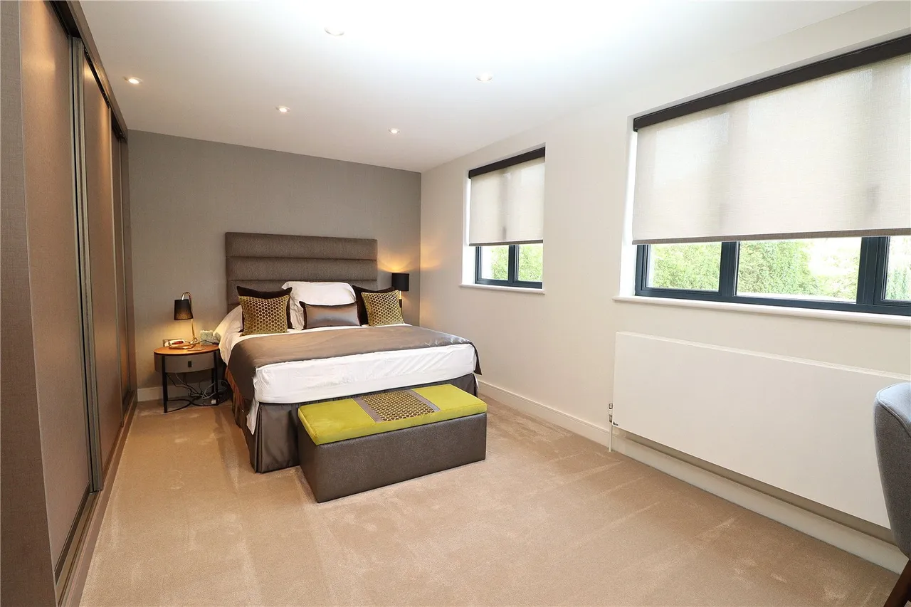 Deacons Hill Road, Elstree, Borehamwood, Hertfordshire, WD6 3JG, photo 19