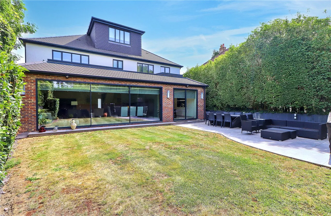 Deacons Hill Road, Elstree, Borehamwood, Hertfordshire, WD6 3JG, photo 26