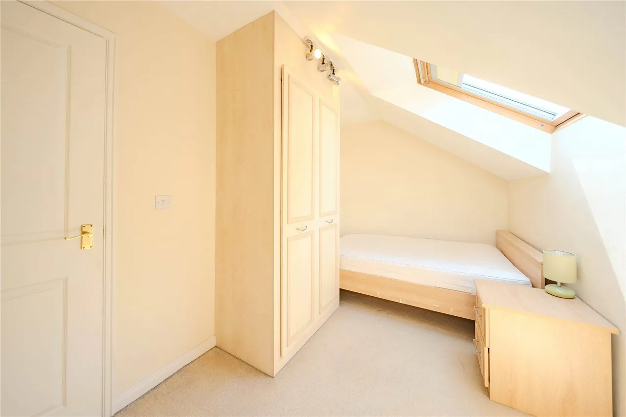 Richardshaw Lane, Pudsey, LS28, photo 4