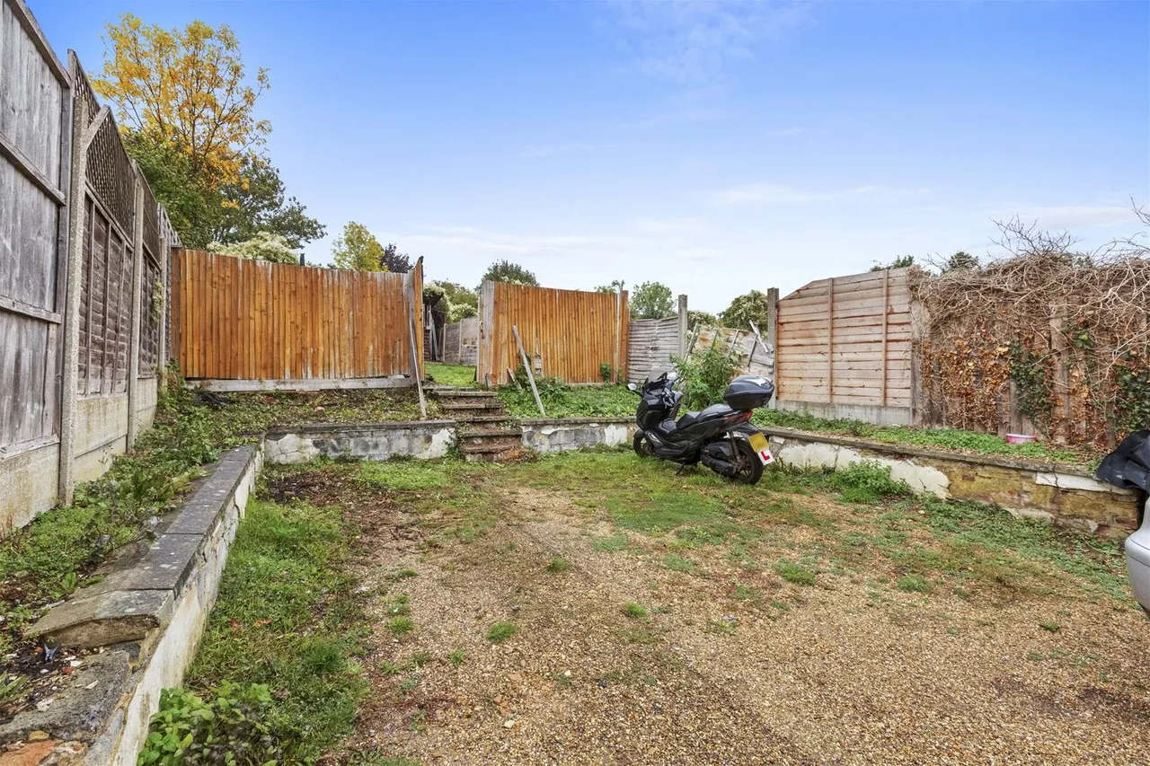 West Wycombe Road, High Wycombe, HP12, photo 14