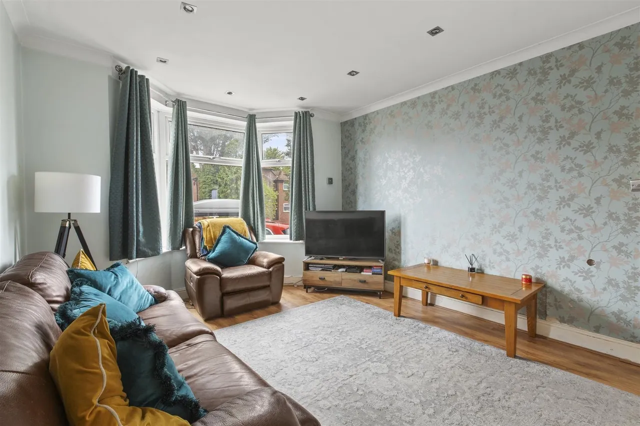 West Wycombe Road, High Wycombe, HP12, photo 5