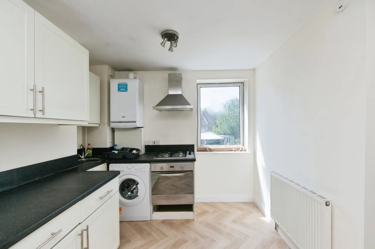 London Road, Hurst Green, TN19, photo 12