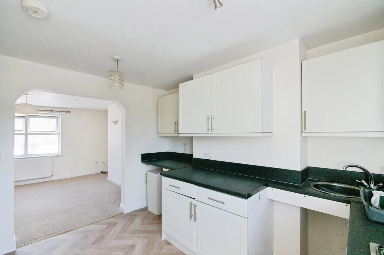 London Road, Hurst Green, TN19, photo 11