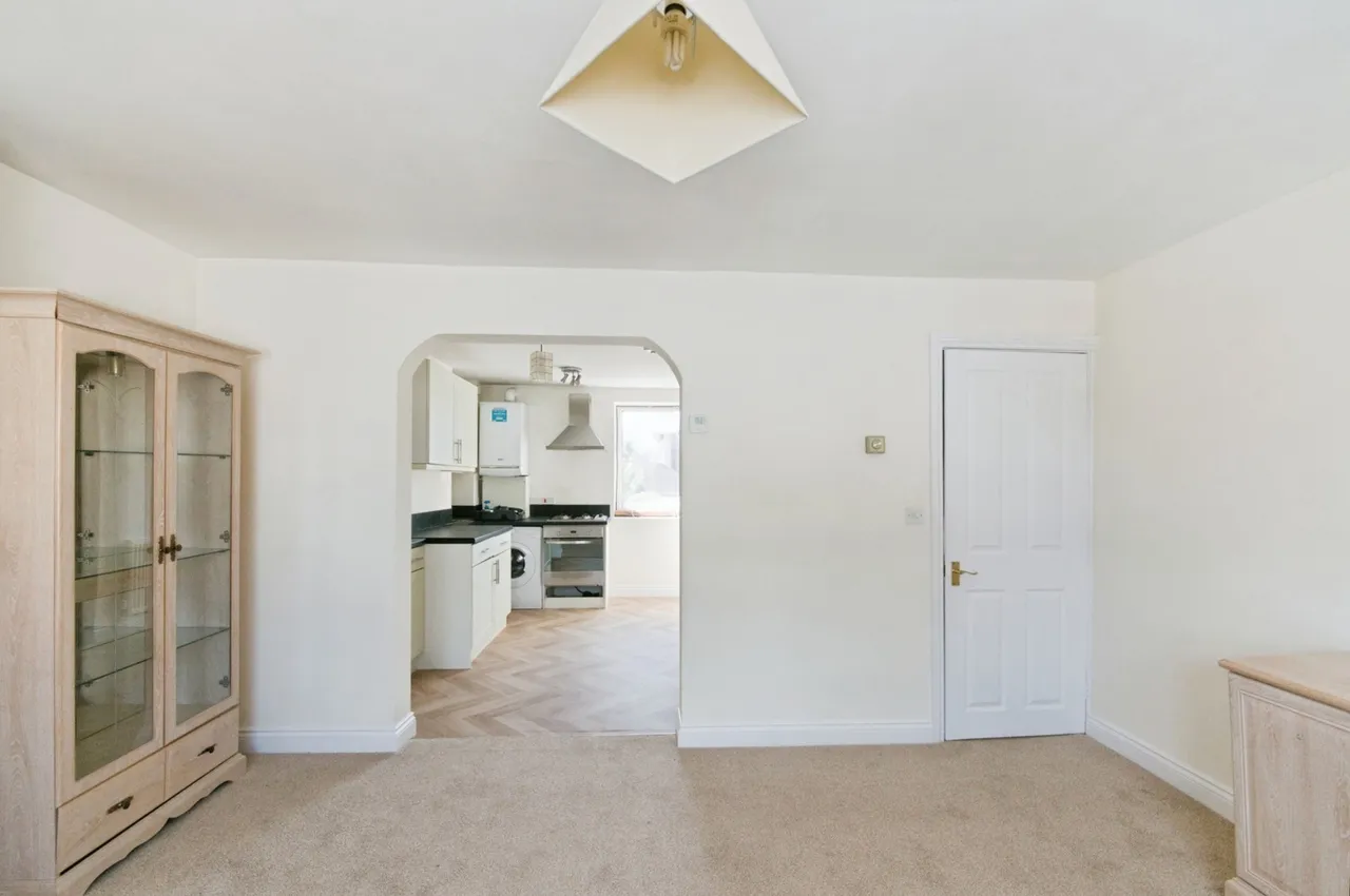 London Road, Hurst Green, TN19, photo 3