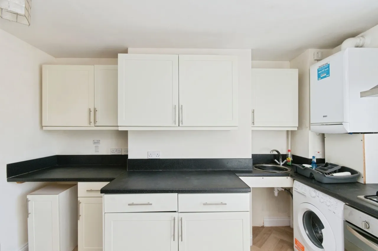 London Road, Hurst Green, TN19, photo 5