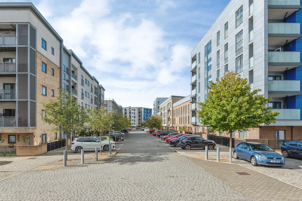 Broadis Way, Rainham, RM13, photo 2