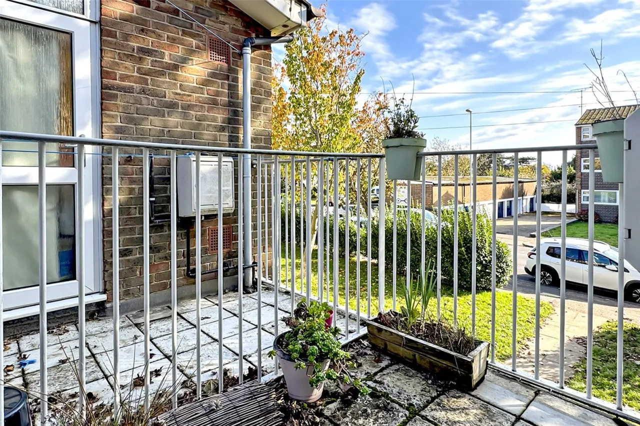 Worthing, BN14, photo 4