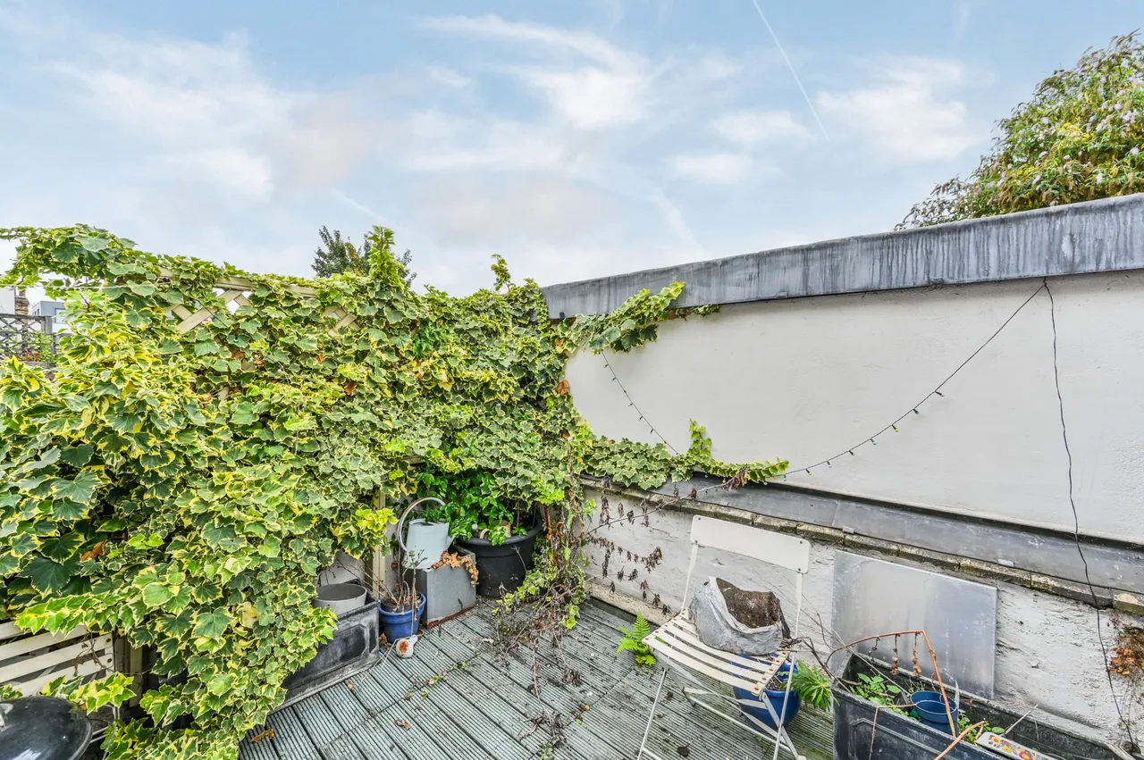 182c Queenstown Road, London, photo 2