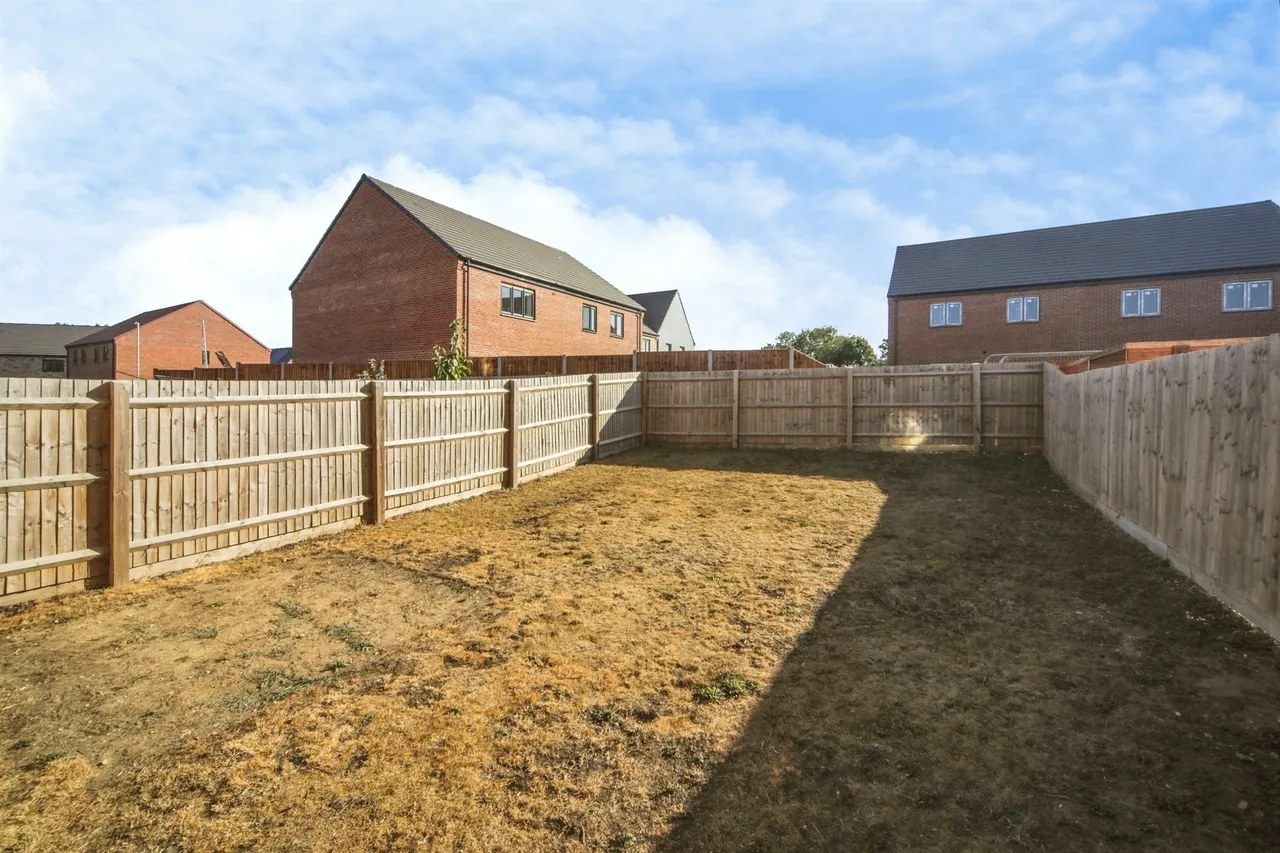 Melvin Way, Woolpit, Bury St. Edmunds, photo 11