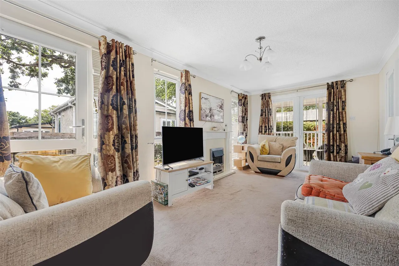 Garston Park, Tilehurst, RG31, photo 4