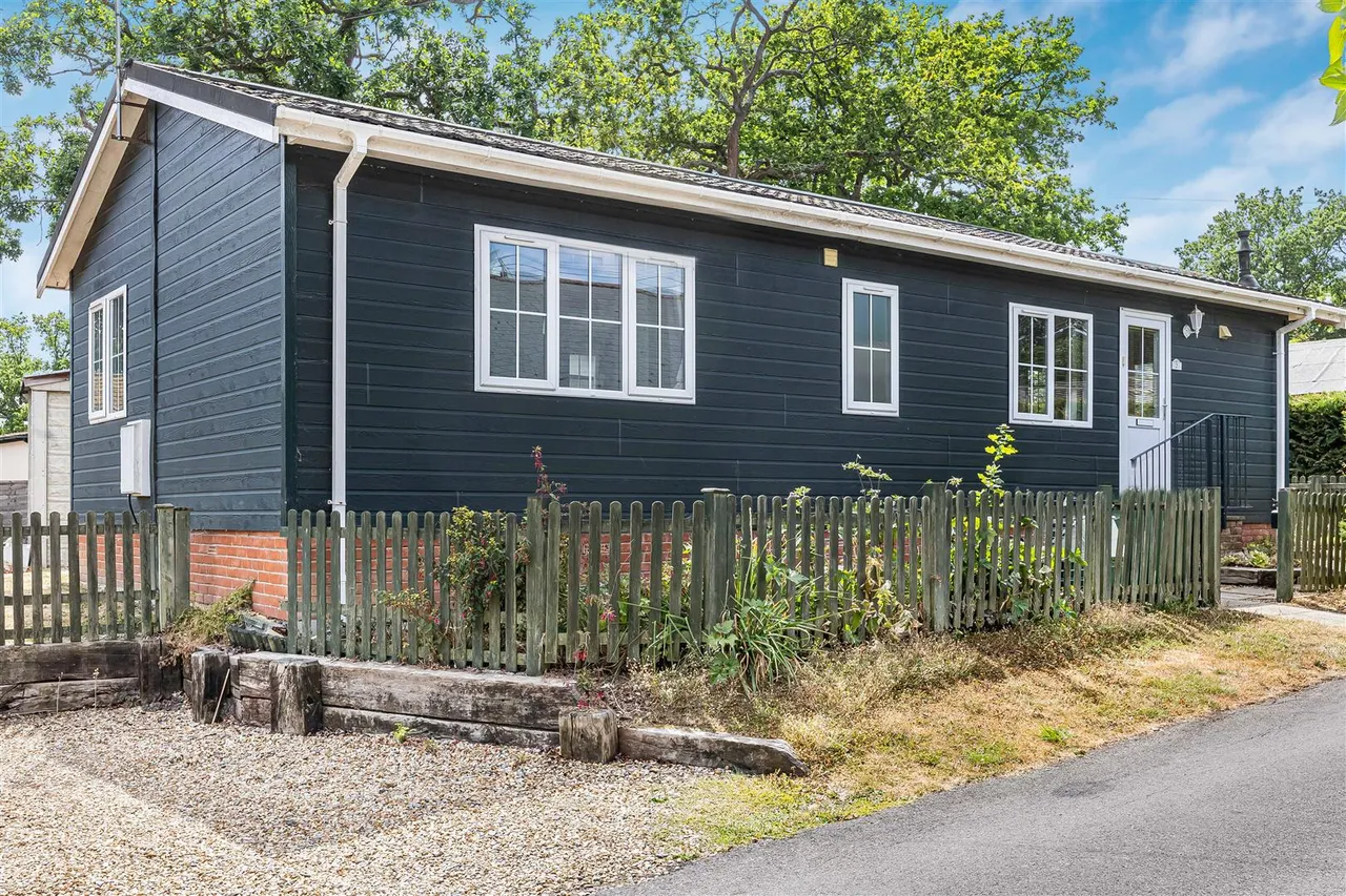 Garston Park, Tilehurst, RG31, photo 20