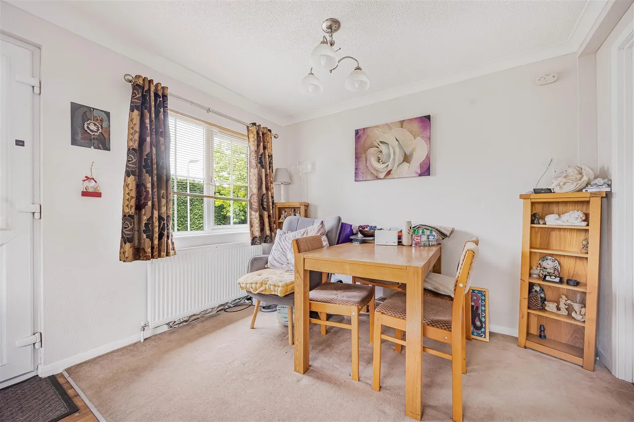 Garston Park, Tilehurst, RG31, photo 5