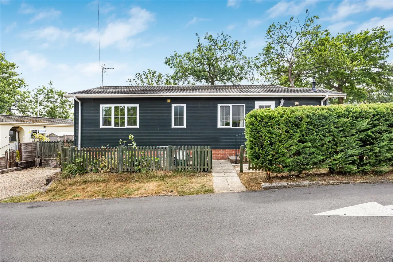 Garston Park, Tilehurst, RG31, photo 19