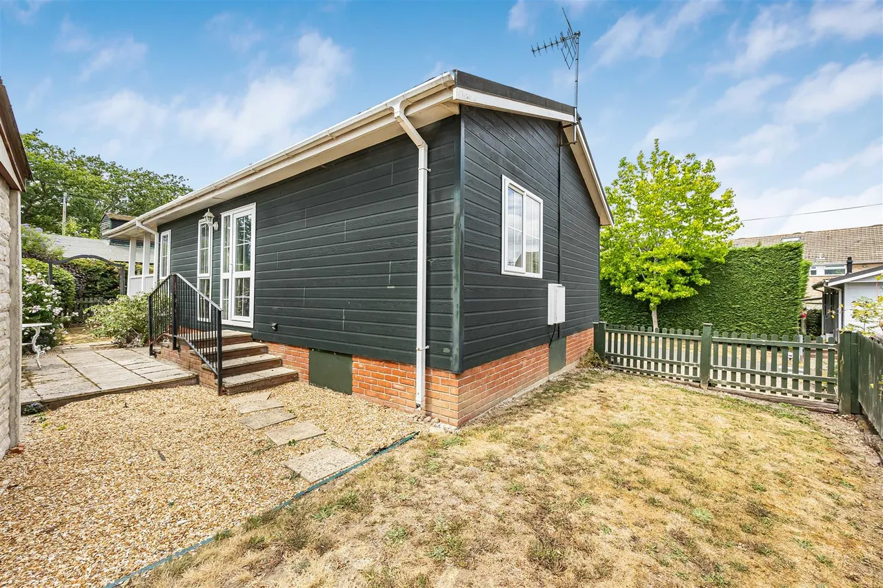 Garston Park, Tilehurst, RG31, photo 16