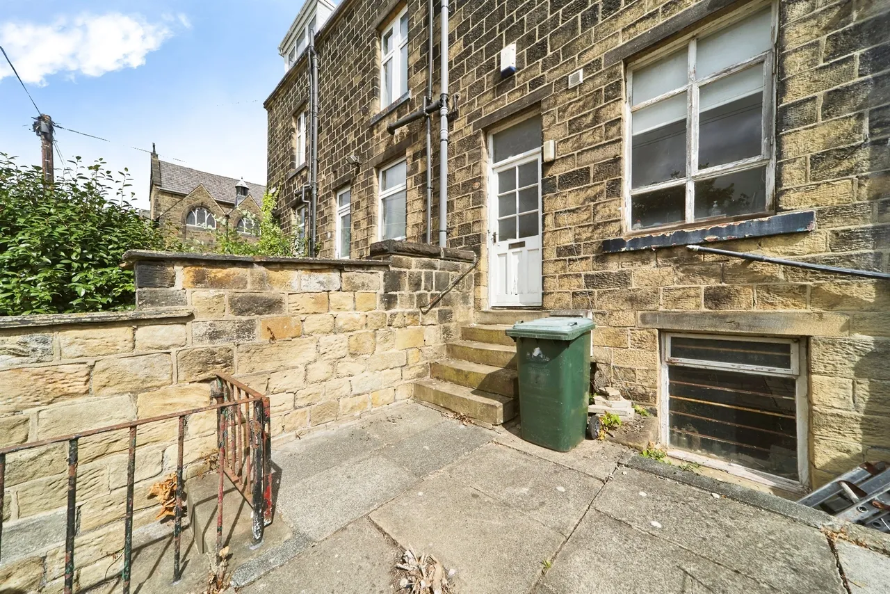 Crownest Road, Bingley, BD16, photo 2