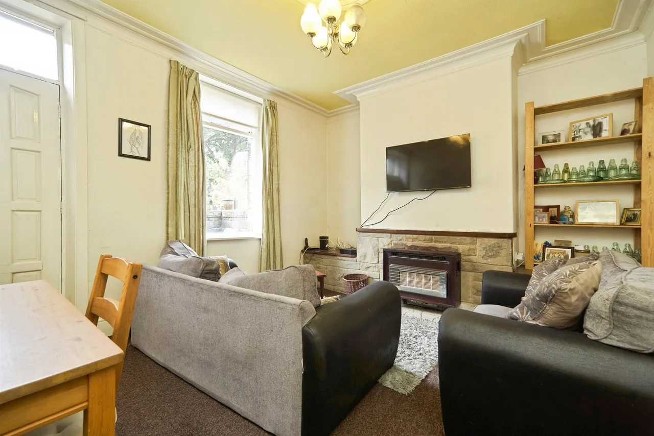 Crownest Road, Bingley, BD16, photo 3