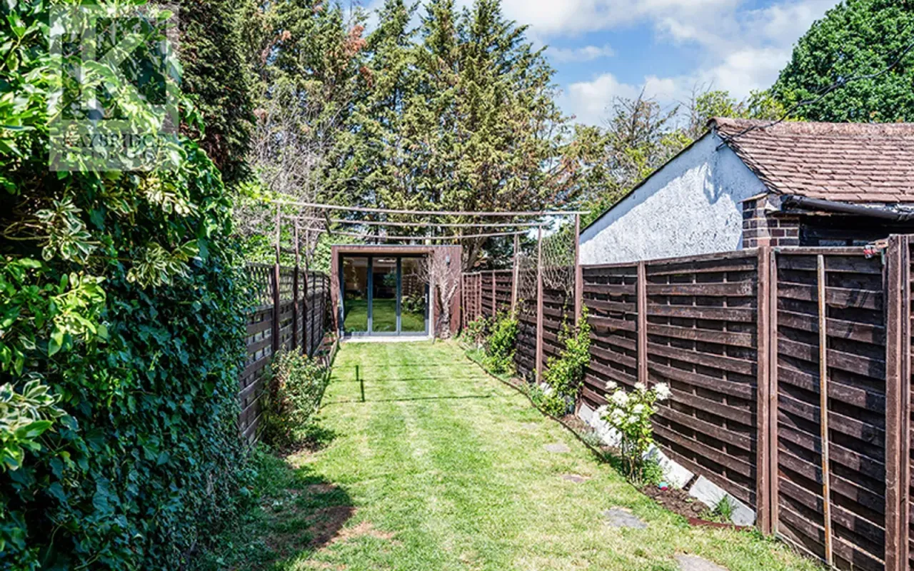 London Road, Ewell, KT17, photo 7
