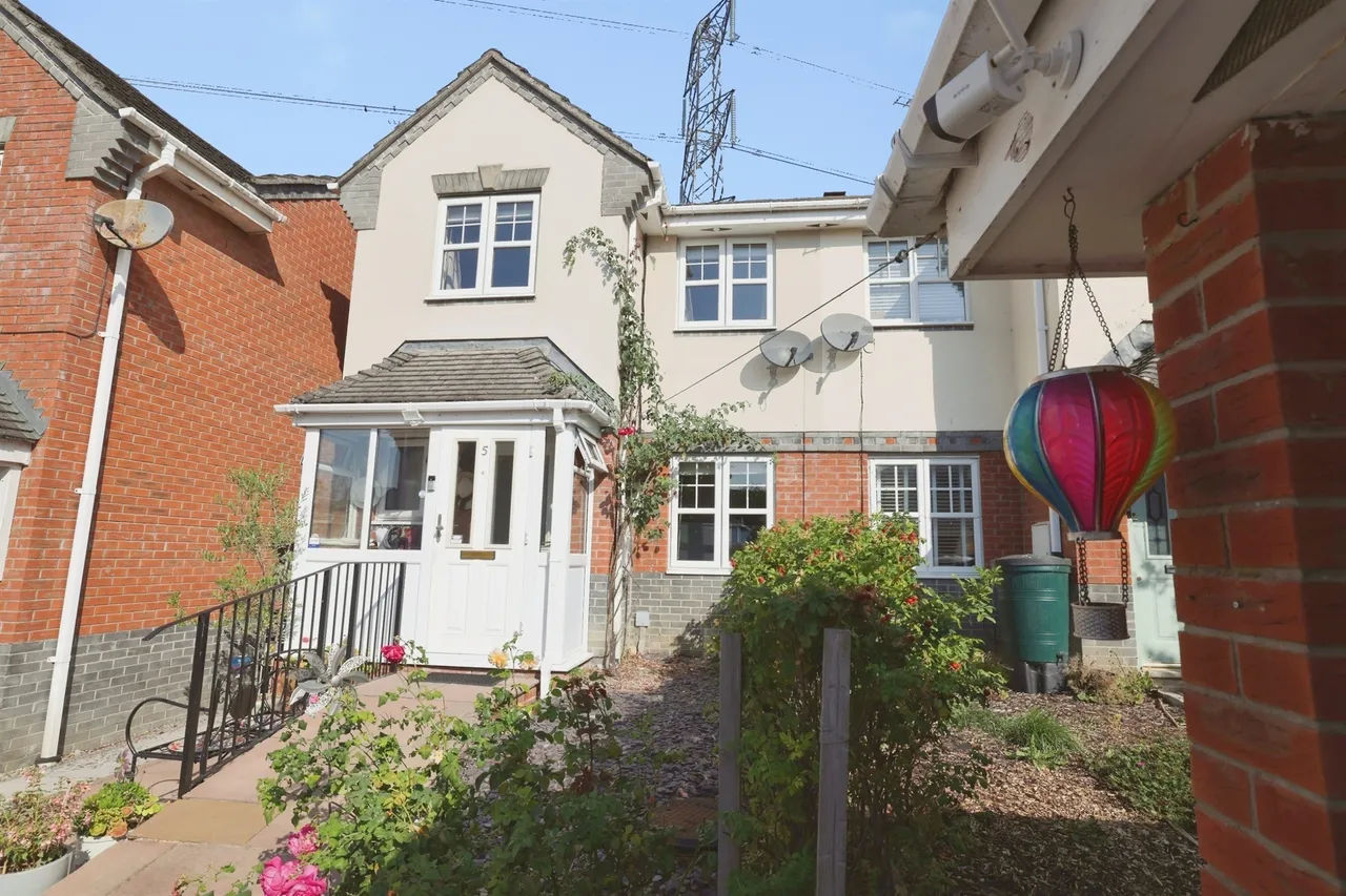 3 bed house for sale — Hares Patch, Chippenham