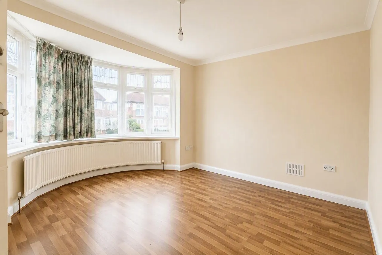 Standard Road, Hounslow, TW4, photo 2