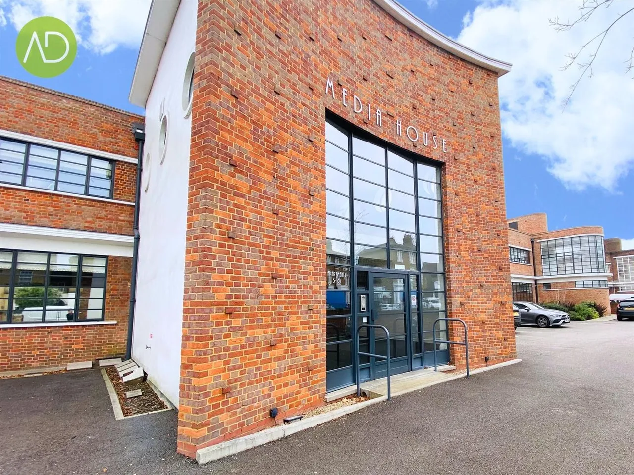 2 bed flat for sale, Ware Road, Hertford, SG13