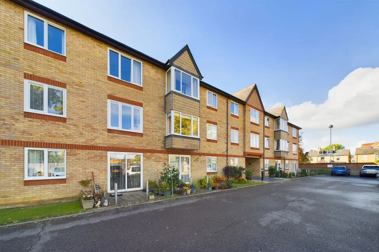 Old Market Court, St. Neots, PE19, photo 15