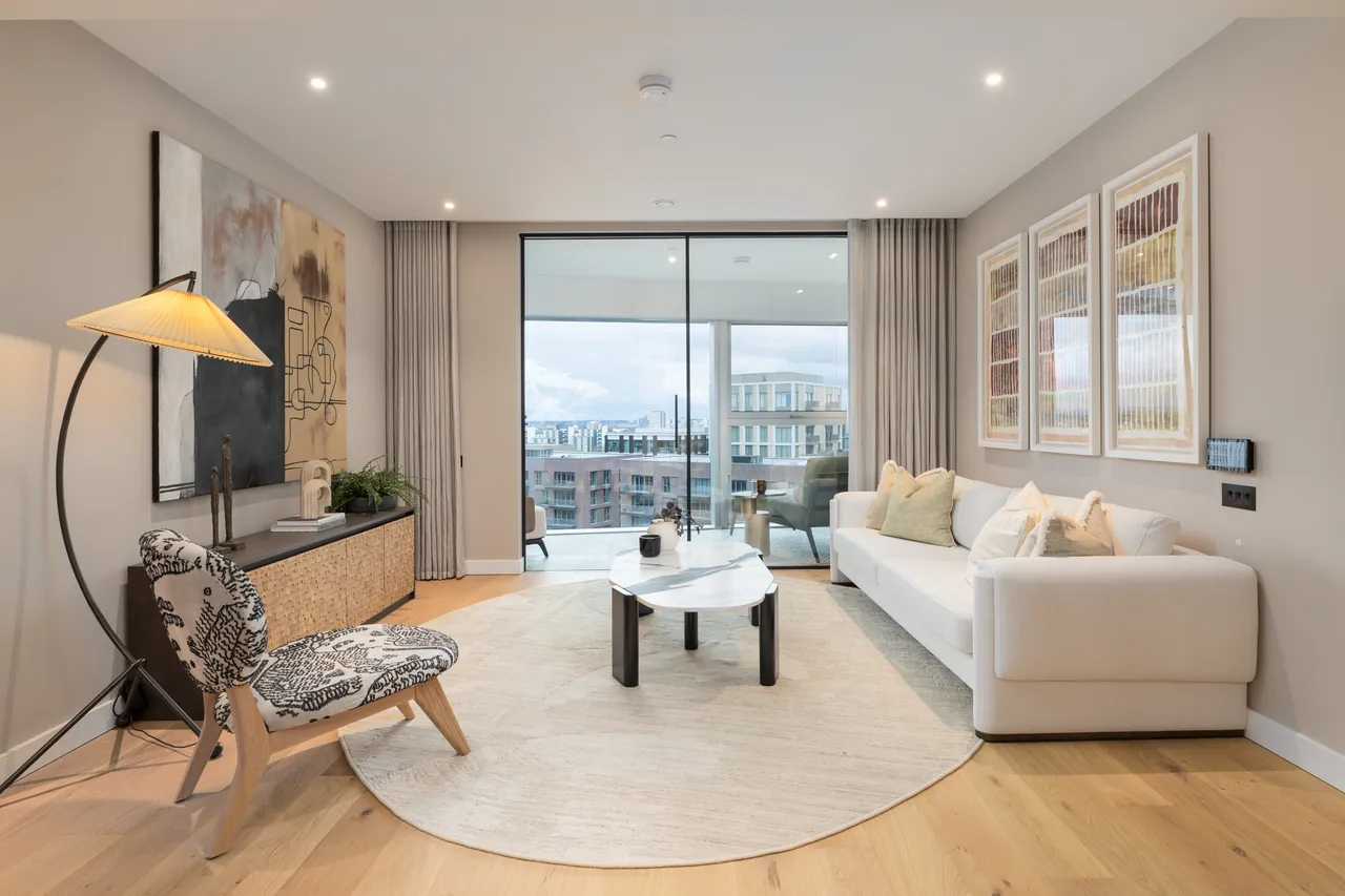 2 bed flat for sale — Battersea Power Station, Kirtling Str...