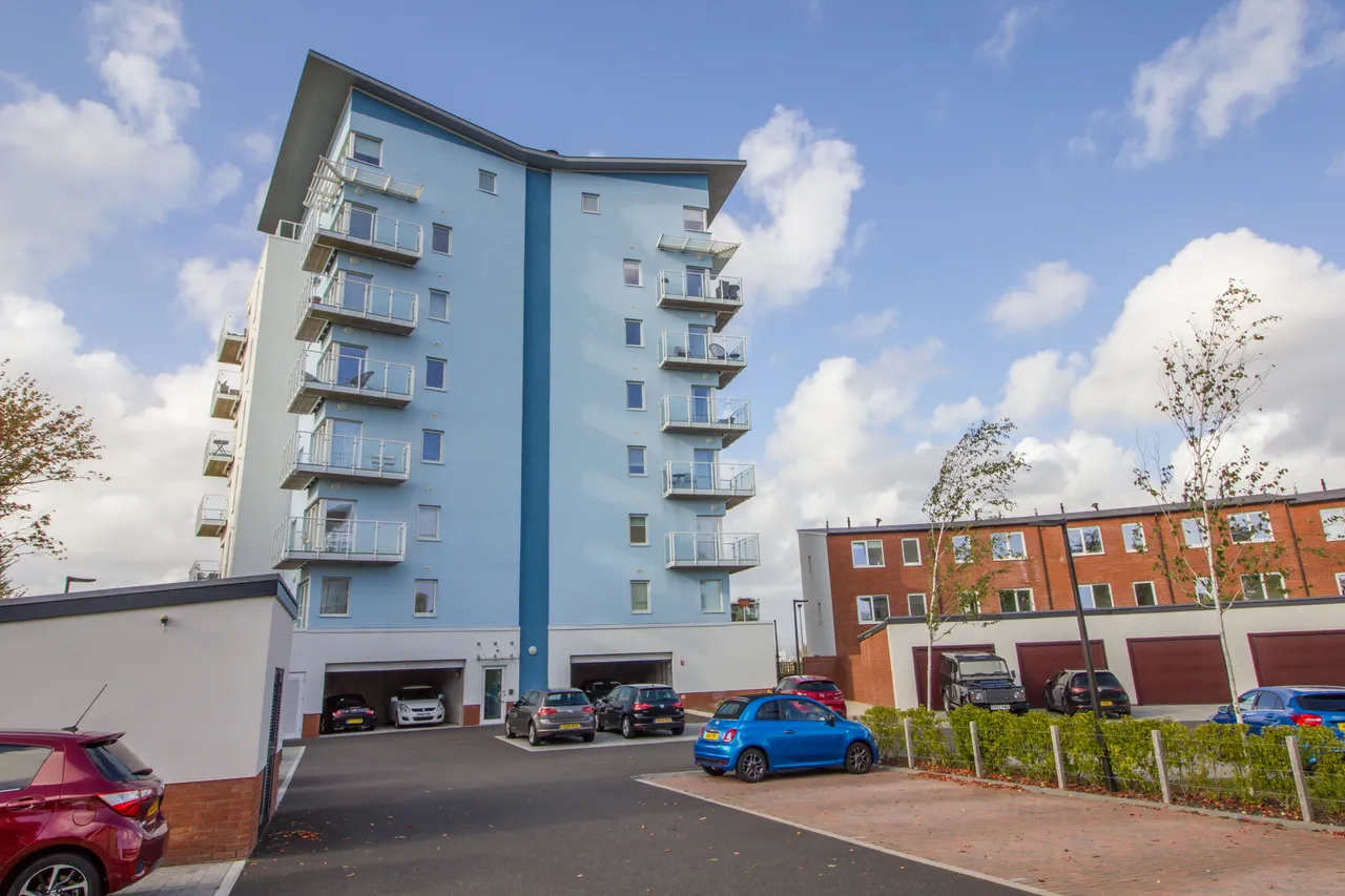 2 bed flat to rent, Db
