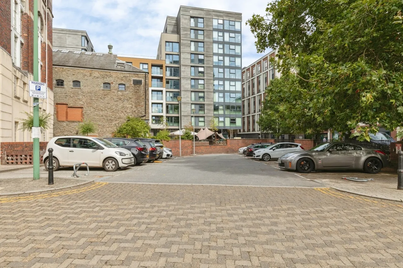 2 bed flat for sale, Georges Square, Redcliffe, BS1