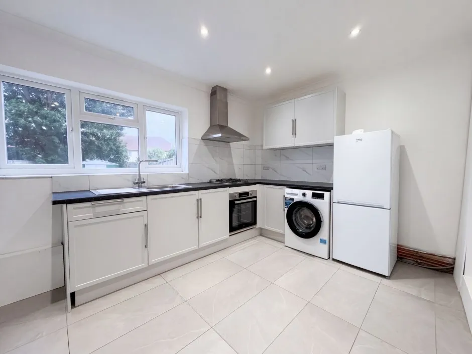 Wescott Way, Uxbridge, UB8, photo 5