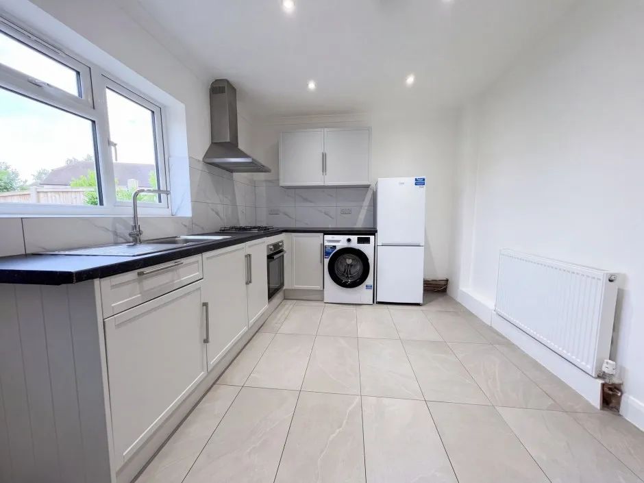Wescott Way, Uxbridge, UB8, photo 4