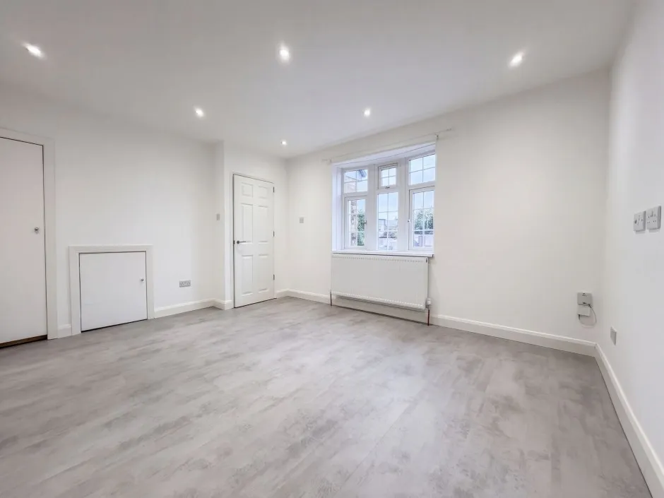 Wescott Way, Uxbridge, UB8, photo 6