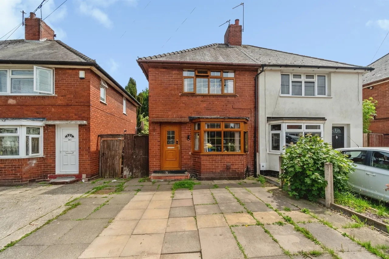 3 bed house for sale, Broadwaters Road, Wednesbury, WS10