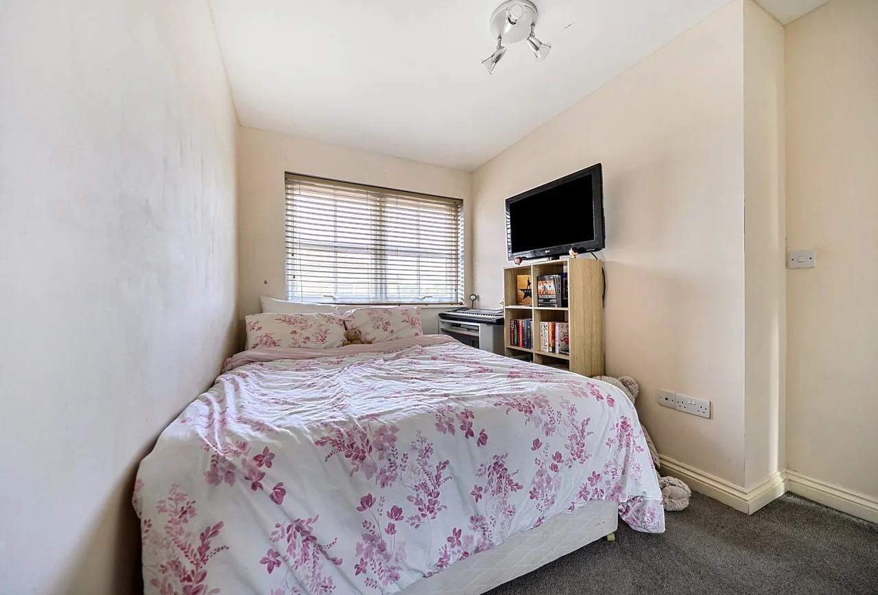 Mead Place, Surrey, Smallfield, RH6 9GZ, photo 10