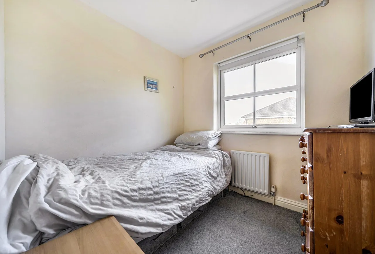 Mead Place, Surrey, Smallfield, RH6 9GZ, photo 19
