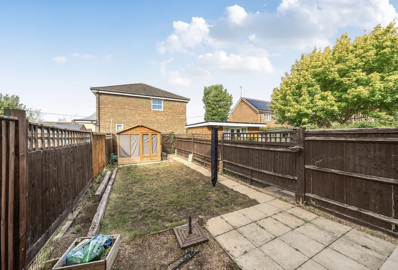 Mead Place, Surrey, Smallfield, RH6 9GZ, photo 11