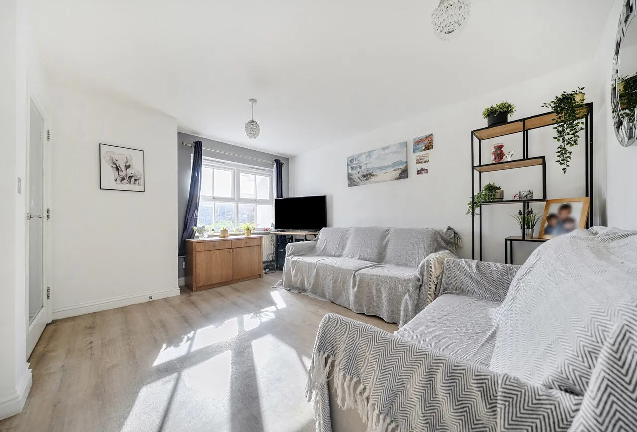Mead Place, Surrey, Smallfield, RH6 9GZ, photo 15