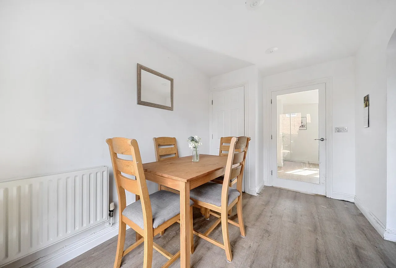 Mead Place, Surrey, Smallfield, RH6 9GZ, photo 14