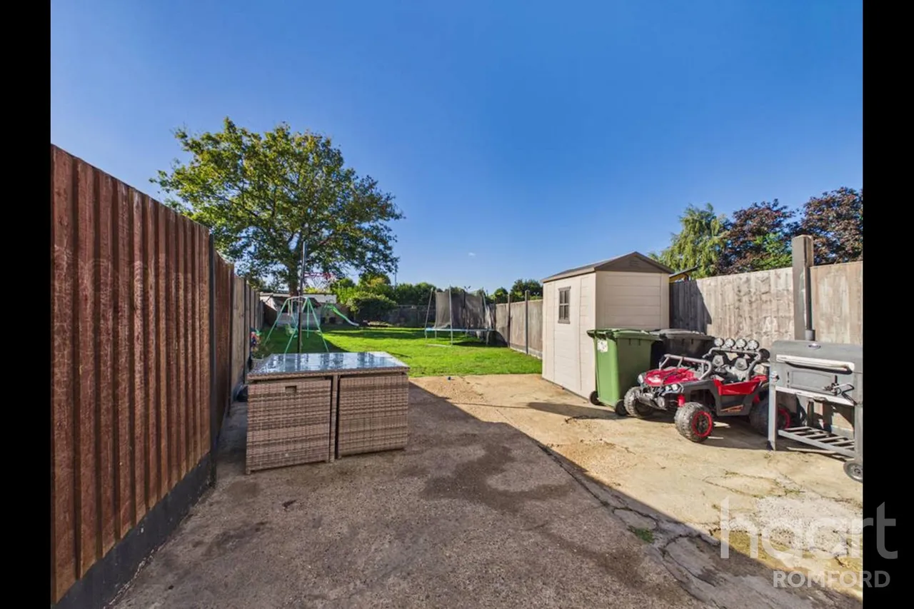 Bellhouse Road, Romford, RM7, photo 5