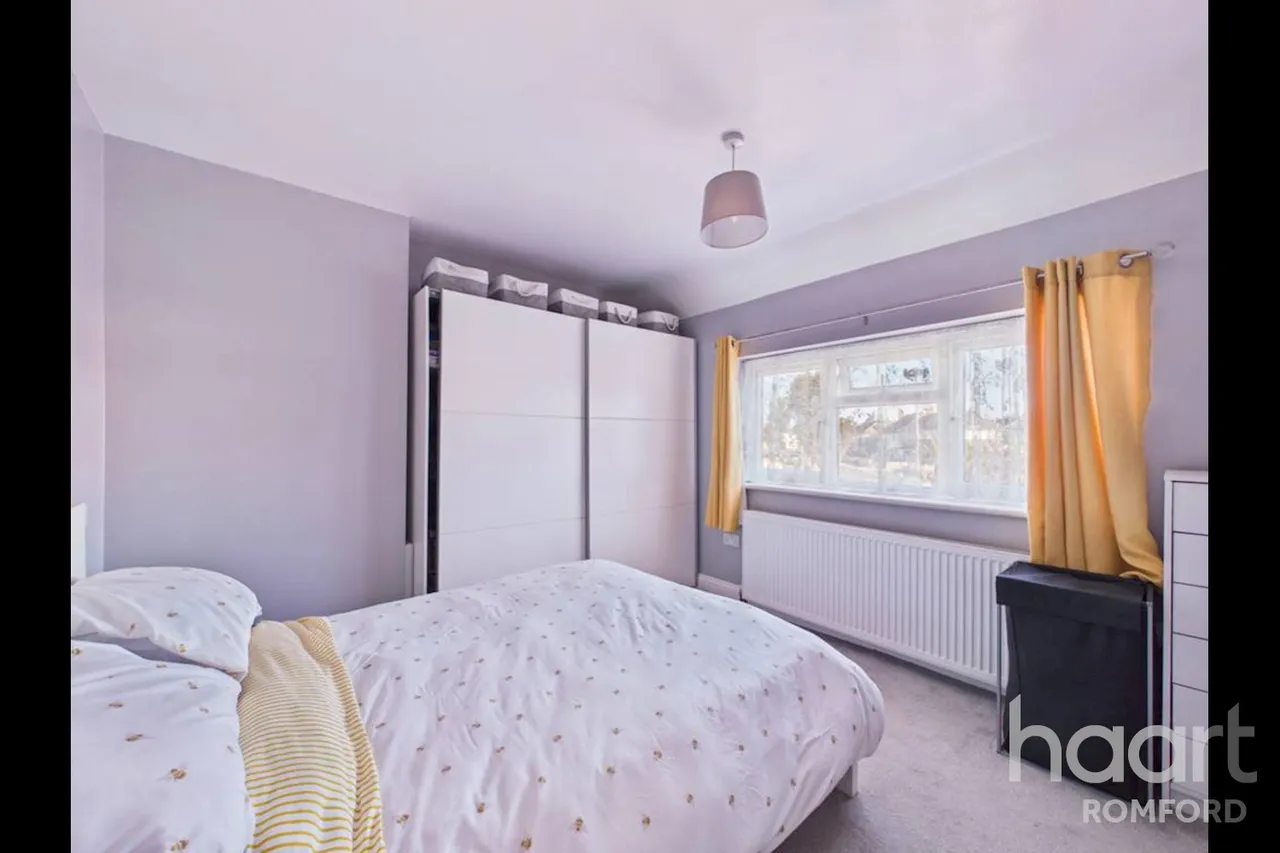 Bellhouse Road, Romford, RM7, photo 4