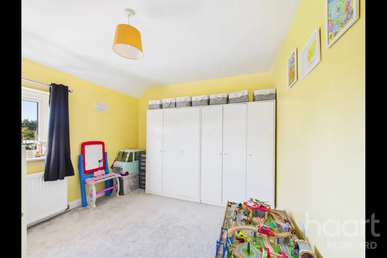 Bellhouse Road, Romford, RM7, photo 14