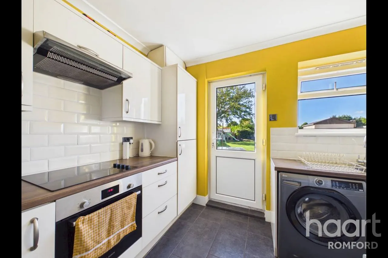 Bellhouse Road, Romford, RM7, photo 9