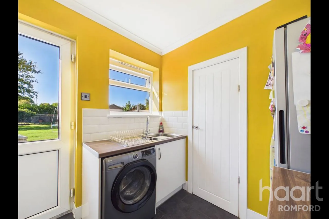 Bellhouse Road, Romford, RM7, photo 18